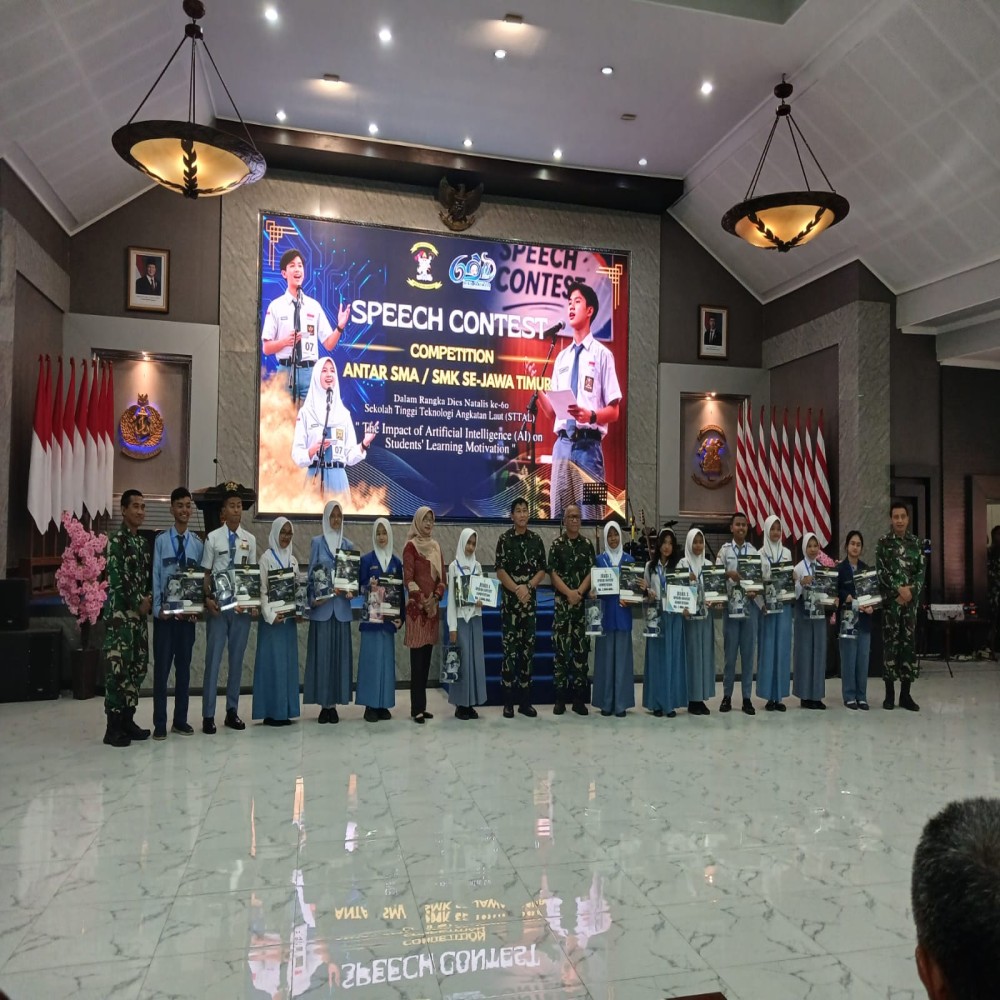 Azzahra Harumi Utomo Siswi SMANTAB Menjadi Finalis Speech Contest Competition Antar SMA se-Jawa Timur